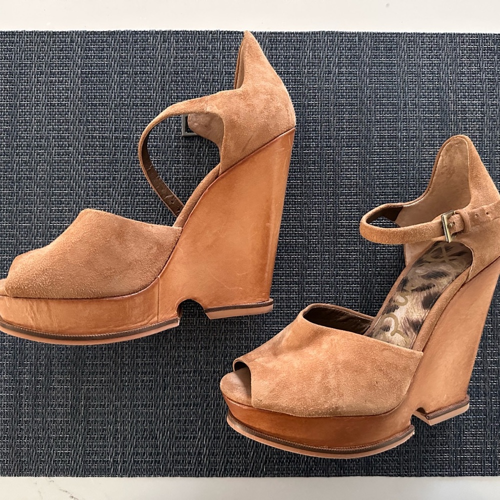 Sam Edelman light tan platform heels. Size 6 1/2M. Buckle closure/ankle strap